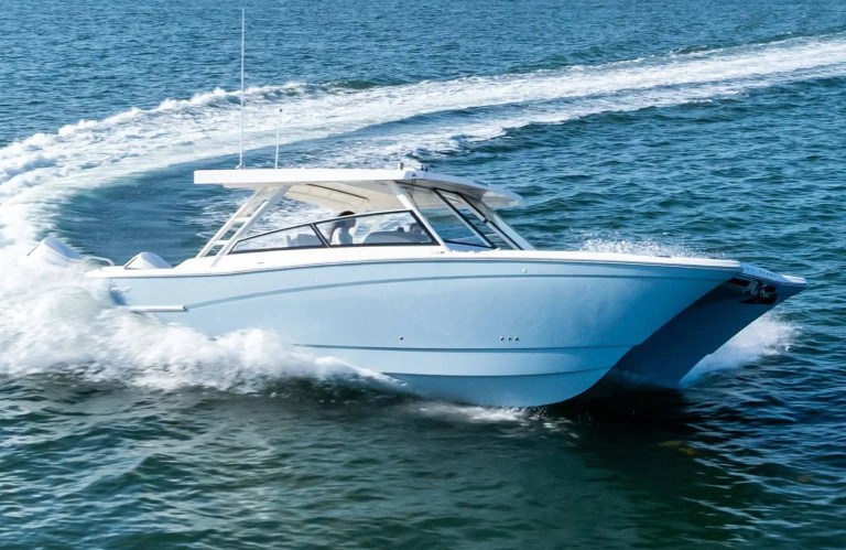 1_WORLDCAT Motor boat circling on the water